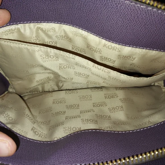 Micheal Kors Purse - Picture 5 of 6